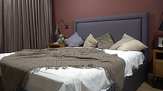 My Stepdaughter Takes Nude Selfies in Bed