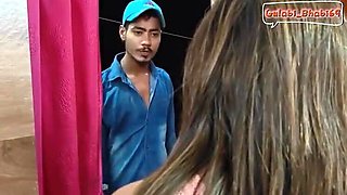 Desi Salesman Fucks Horny Indian Bhabhi Hard in Doggy Style
