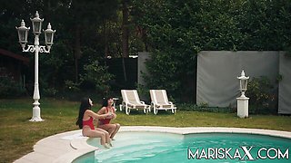 Mariska X - fingering smut