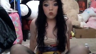 Amateur Webcam Teen Flashes Masturbates