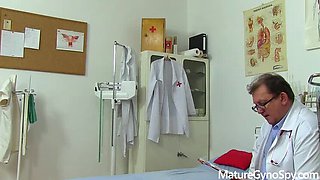Kinky Doctor Catches Chubby Mature Woman On Cam During Gyno Exam - Yvanka & Thomas
