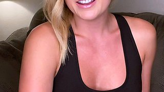 Hot amateur blonde pregnant toying her pussy solo