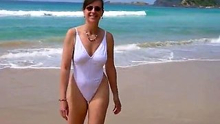 Sunbathing MILF Amateur Video