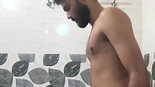 Full Video of Indian Desi Girl Sex with Her Boyfriend in Bathroom