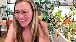 Blonde teen Sierras first erotic masturbation video