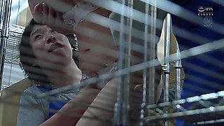 A -time Warehouse Worker Who Works As A Side Husband - This Plain Housewife Will Serve You For The Minimum Wage Of 951 Yen... Momos Marina