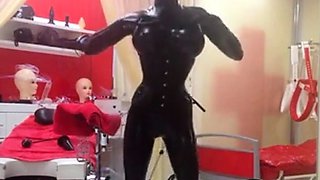 Kylies Latex Webcam Show: BDSM Fun im Studio