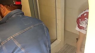 Petite South African babe Sparowdox gives deep throat blowjob in bathroom