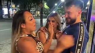 Dentro da academia chamei individual pra fazer um ménage com minha sobrinha