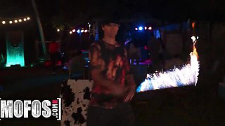 Superb Bella Nova and Mike Skywalker at hardcore scene