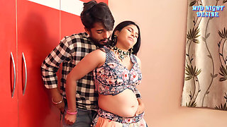 Collage Girlfriend Seduces Boyfriend in Bedroom